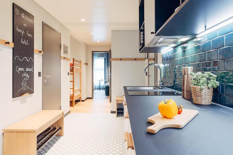 Harry'S Home Graz-Smart City Hotel & Apartments Ngoại thất bức ảnh
